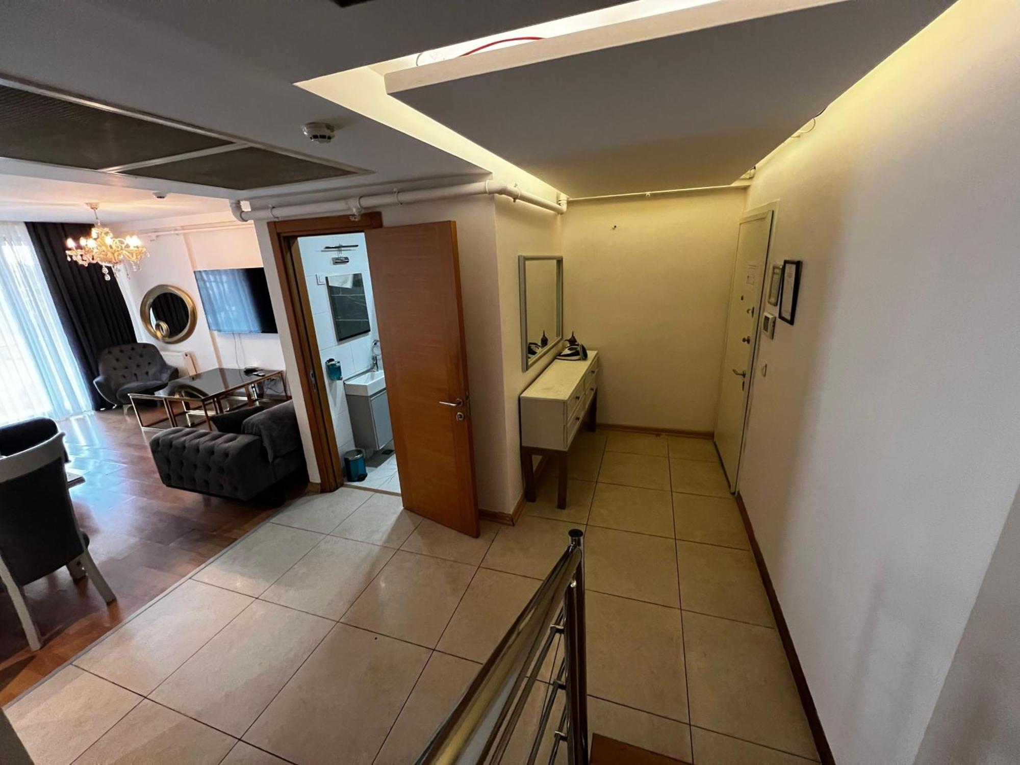 Cts Elysium Duplex Apt. 85 *